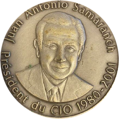 Medalha Juan Antonio Samaranch, com o retrato do presidente do COI de 1980 a 2001
